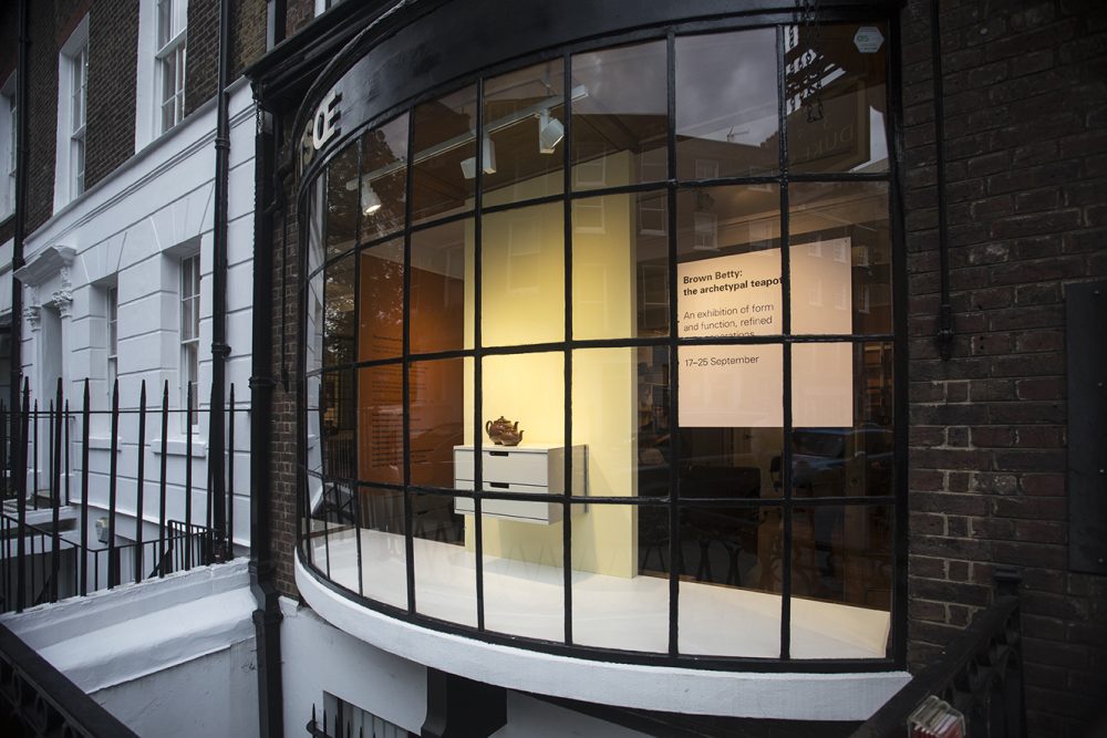 Brown Betty the archetypal teapot Ian McIntyre